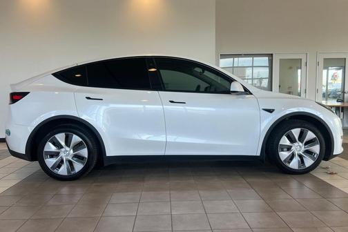 2023 Tesla Model Y Long Range Dual Motor All-Wheel Drive