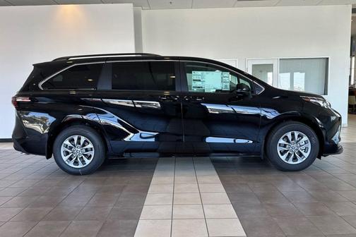 Midnight Black 2026 Toyota Sienna LE