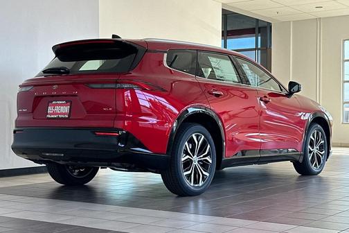 2025 Toyota Crown Signia XLE