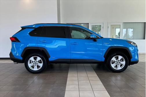 2021 Toyota RAV4 Hybrid XLE