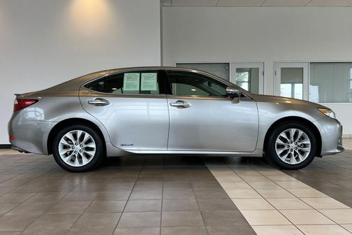 2015 Lexus ES 300h Base
