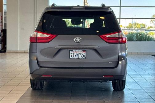 Predawn Gray Mica 2016 Toyota Sienna LE