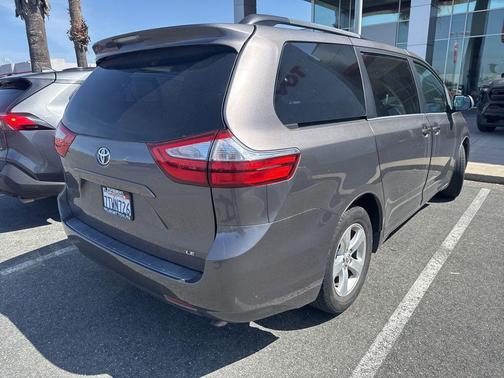 Predawn Gray Mica 2016 Toyota Sienna LE