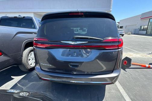 Granite Crystal Metallic Clearcoat 2023 Chrysler Pacifica Touring L