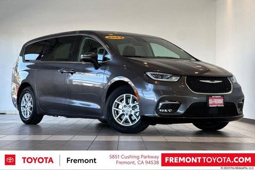 Granite Crystal Metallic Clearcoat 2023 Chrysler Pacifica Touring L