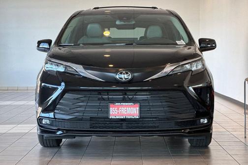 Midnight Black 2026 Toyota Sienna XLE