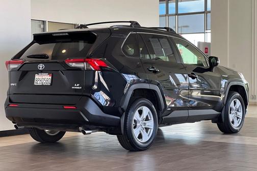 2020 Toyota RAV4 Hybrid LE