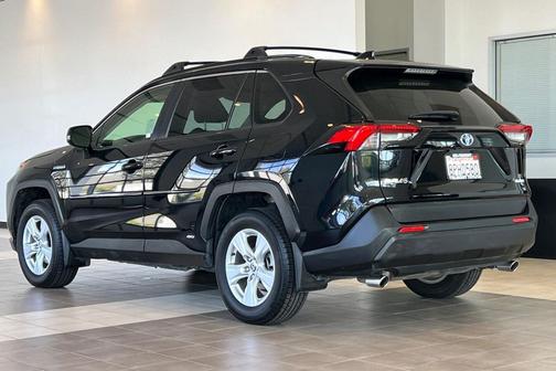 2020 Toyota RAV4 Hybrid LE