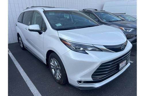2024 Toyota Sienna Platinum