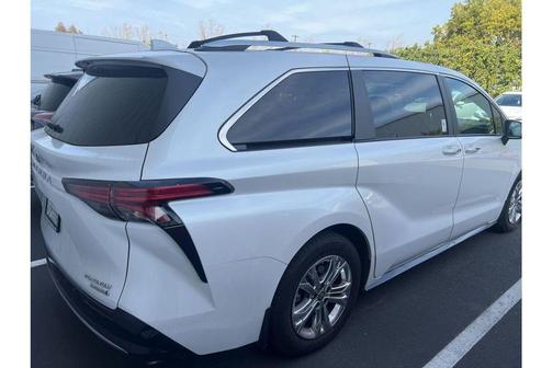 2024 Toyota Sienna Platinum