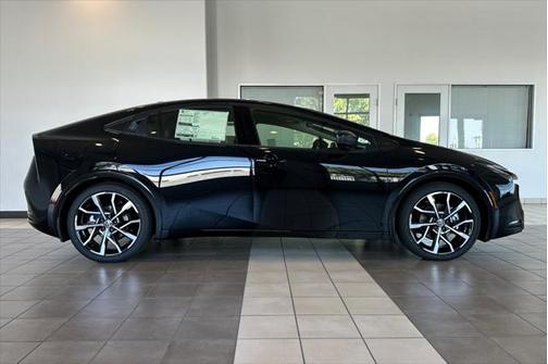 2025 Toyota Prius L