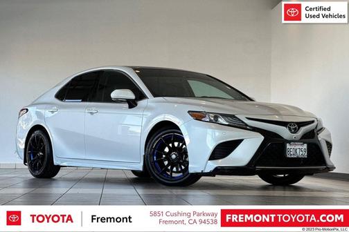 Wind Chill Pearl 2018 Toyota Camry XSE