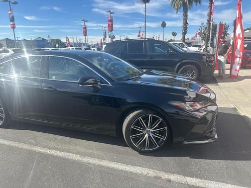 2019 Toyota Avalon Touring