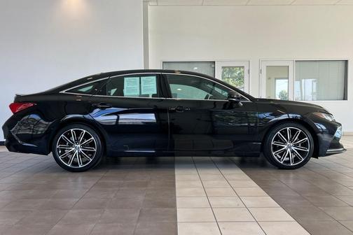 2019 Toyota Avalon Touring