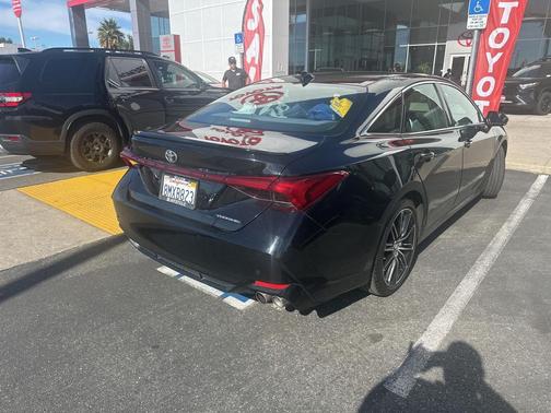 2019 Toyota Avalon Touring