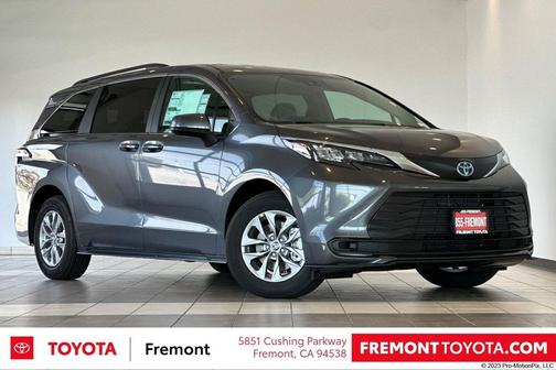 2025 Toyota Sienna LE