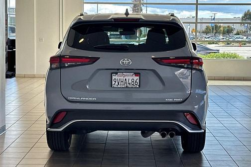 Cement 2025 Toyota Highlander XSE