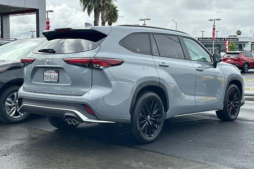 Cement 2025 Toyota Highlander XSE