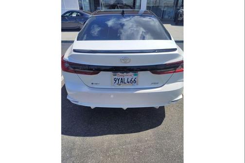 Wind Chill Pearl w/Midnight Black Metallic Roof 2026 Toyota Camry XSE