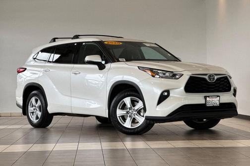Blizzard Pearl 2020 Toyota Highlander LE