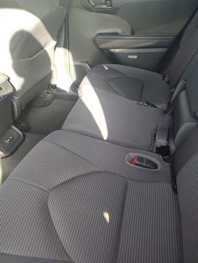 Blizzard Pearl 2020 Toyota Highlander LE