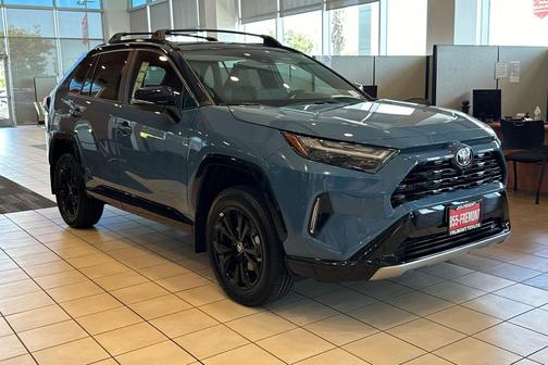 2025 Toyota RAV4 Hybrid SE