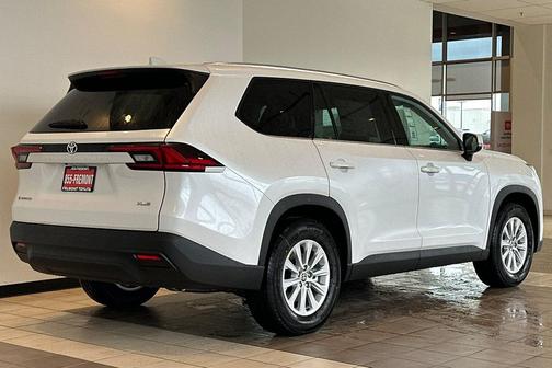 Pearl 2026 Toyota Grand Highlander Hybrid XLE