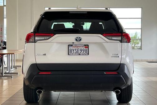 2021 Toyota RAV4 Hybrid XLE