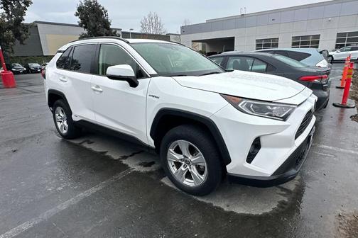 2021 Toyota RAV4 Hybrid XLE