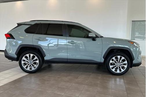 2020 Toyota RAV4 XLE Premium