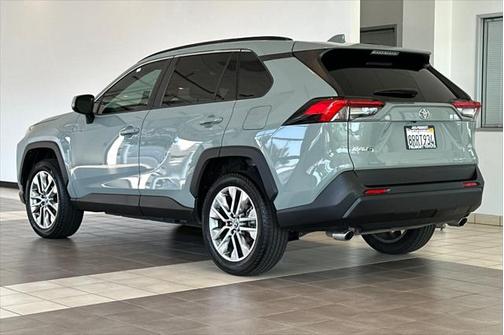 2020 Toyota RAV4 XLE Premium