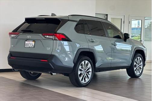 2020 Toyota RAV4 XLE Premium
