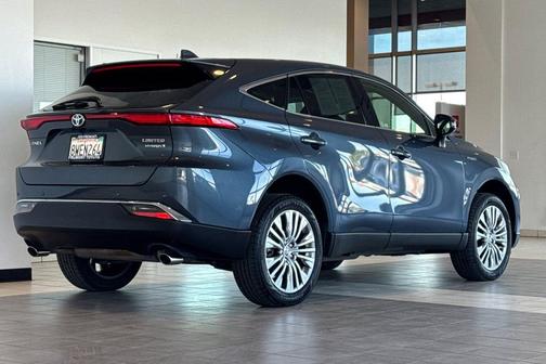 Coastal Gray Metallic 2021 Toyota Venza Limited