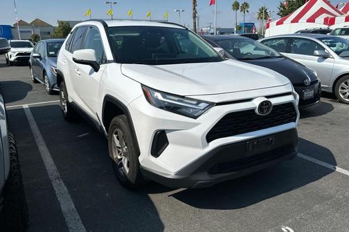 2024 Toyota RAV4 XLE