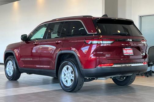 2023 Jeep Grand Cherokee Laredo