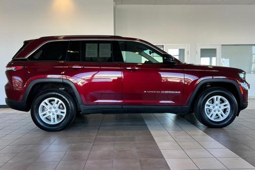 2023 Jeep Grand Cherokee Laredo