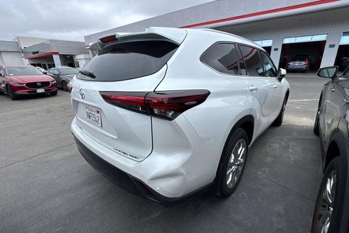 Wind Chill Pearl 2025 Toyota Highlander Limited