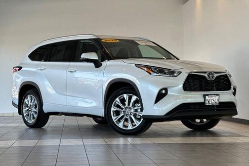 Wind Chill Pearl 2025 Toyota Highlander Limited
