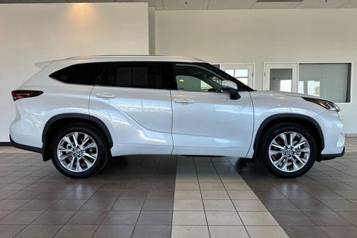 Wind Chill Pearl 2025 Toyota Highlander Limited