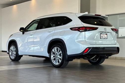 Wind Chill Pearl 2025 Toyota Highlander Limited