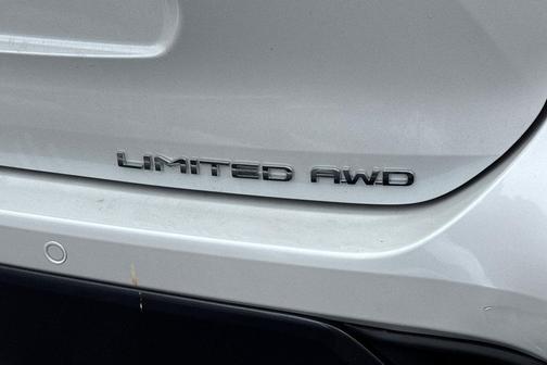 Wind Chill Pearl 2025 Toyota Highlander Limited