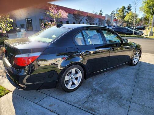 Photo 3 of 21 of 2007 BMW 525 i