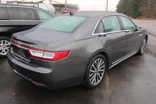 Photo 4 of 30 of 2018 Lincoln Continental Select