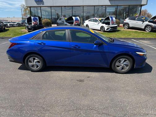 Intense Blue 2024 Hyundai ELANTRA SE