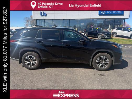 Midnight Black Metallic 2021 Toyota Highlander XLE