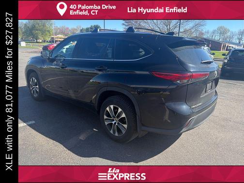 Midnight Black Metallic 2021 Toyota Highlander XLE
