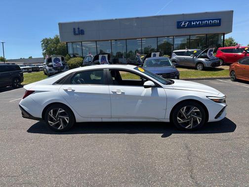 Serenity White 2025 Hyundai ELANTRA HEV Limited