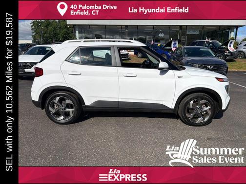 Lunar White 2024 Hyundai VENUE SEL