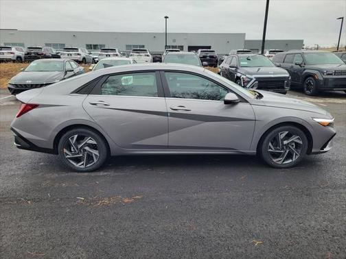 2025 Hyundai ELANTRA Limited
