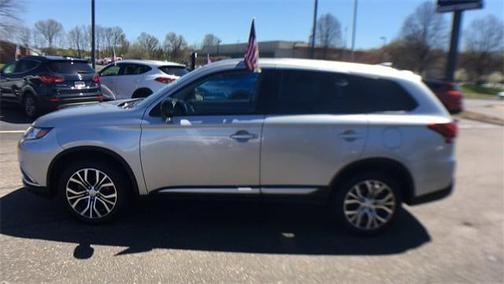Alloy Silver Metallic 2018 Mitsubishi Outlander ES